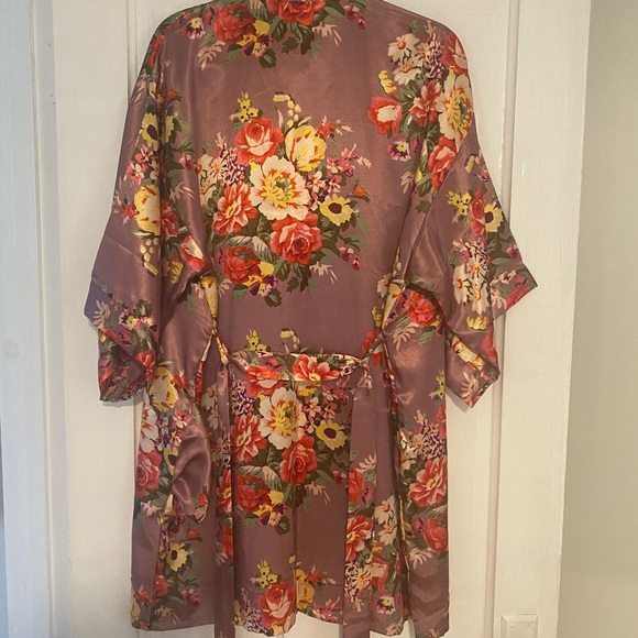 Mauve Silk Floral Robe (M/L) - Picture 4 of 6